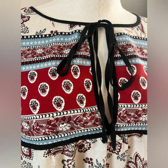 Printed Tie Neck Blouse - Picture 3 of 7